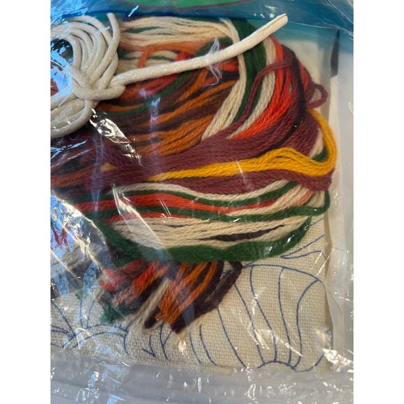 1976 Crewel Mushroom 17” Pillow Kit Unopened - Picture 8 of 9